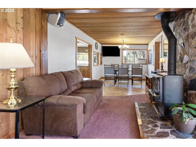 $425,000 | 7683 Southwest Drake Drive, Culver, OR 97734