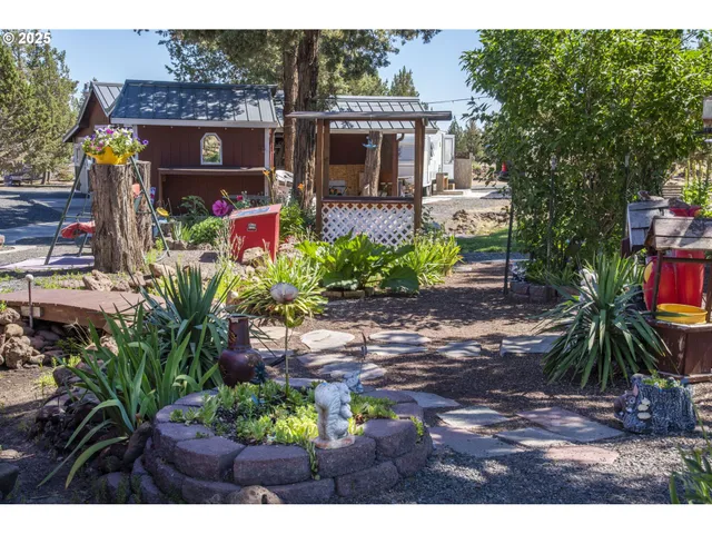 $425,000 | 7683 Southwest Drake Drive, Culver, OR 97734