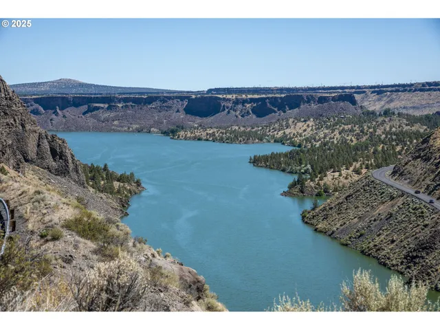 $425,000 | 7683 Southwest Drake Drive, Culver, OR 97734