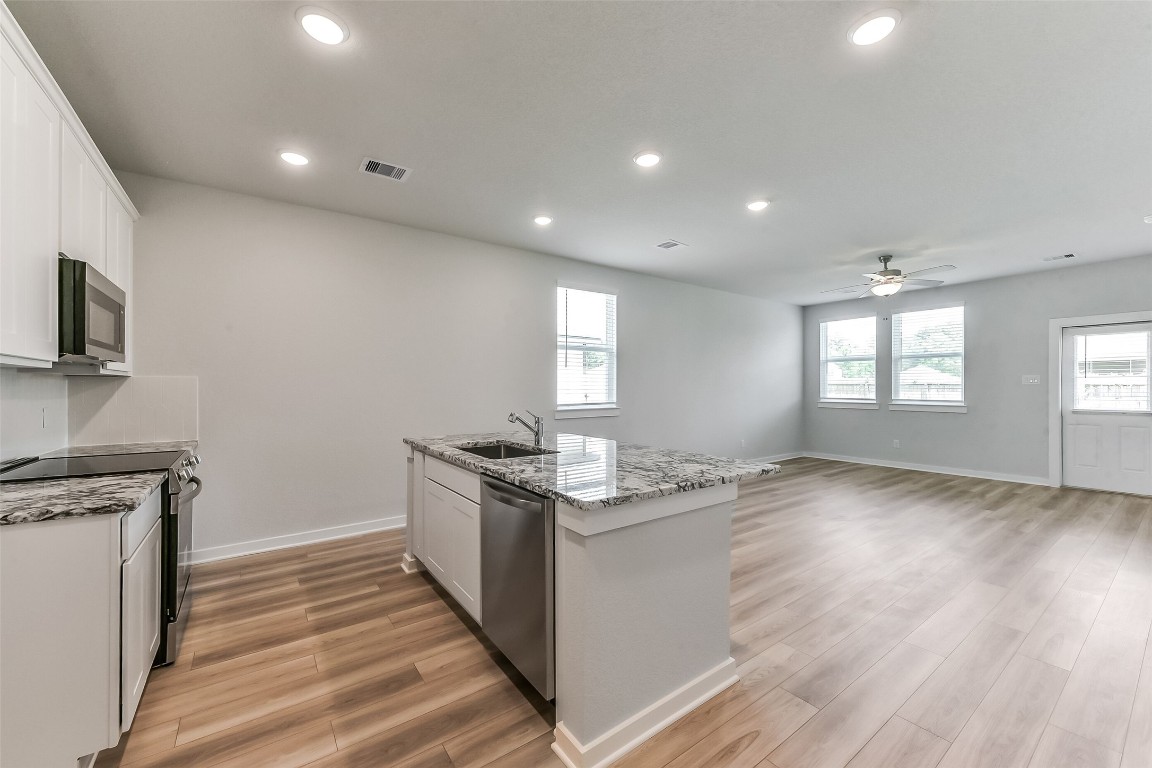 10935 Independence Road Cleveland, TX 77328 - Photo 13 of 38