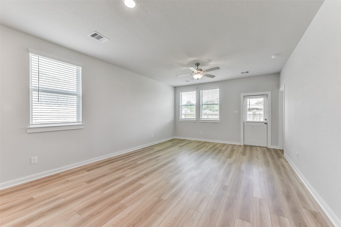 10935 Independence Road Cleveland, TX 77328 - Photo 16 of 38