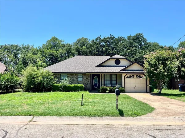 $1,950 | 301 Joshua Street, Denton, TX 76209