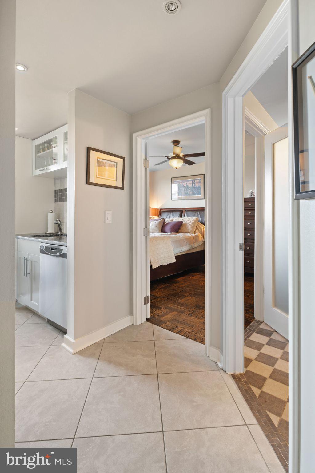 2601 Pennsylvania Avenue, Unit 846 Philadelphia, PA 19130 - Photo 23 of 40 a view of a kitchen