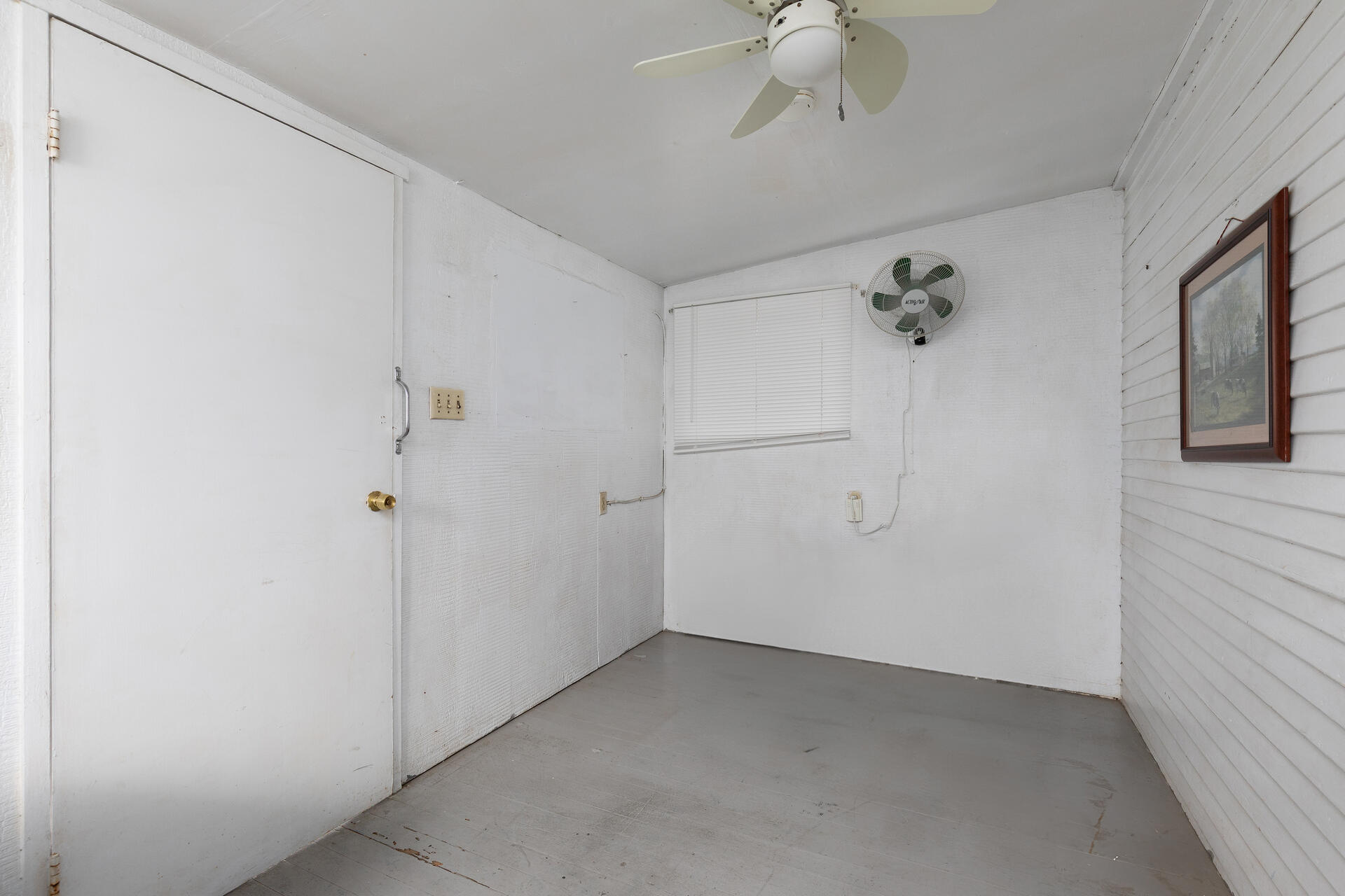 1044 South Hope Avenue Reedley, CA 93654 - Photo 20 of 34 022_MK4_0091