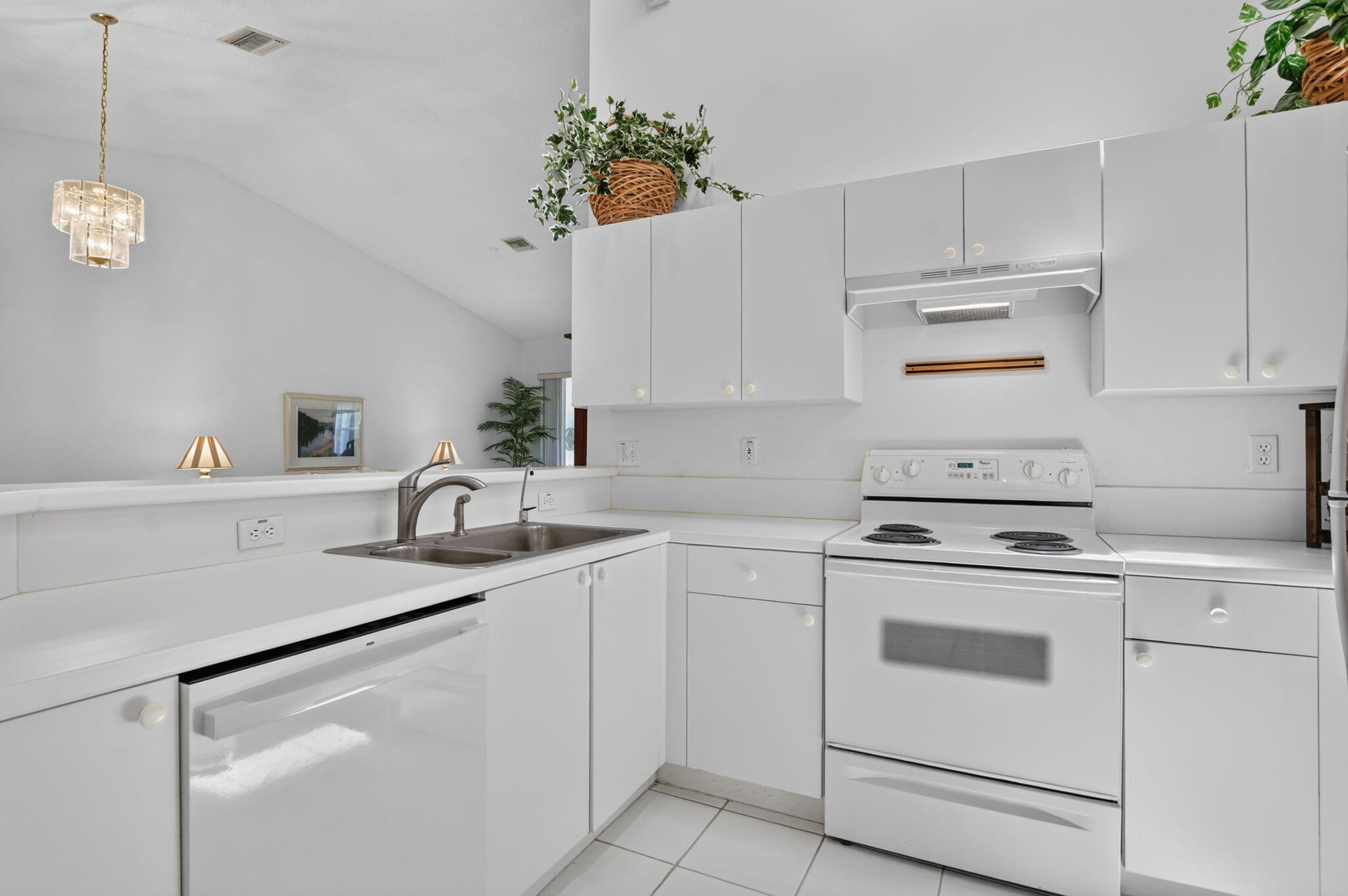 8100 Vía Di Veneto, Unit NEIBORHOOD F Boca Raton, FL 33496 - Photo 13 of 55 17-web-or-mls-DSC_1105