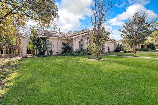 $424,000 | 849 Wheelwood Drive, Hurst, TX 76053