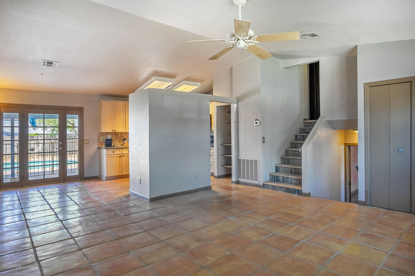 2644 South Gila Road Apache Junction, AZ 85119 - Photo 6 of 27 Dining room and living area