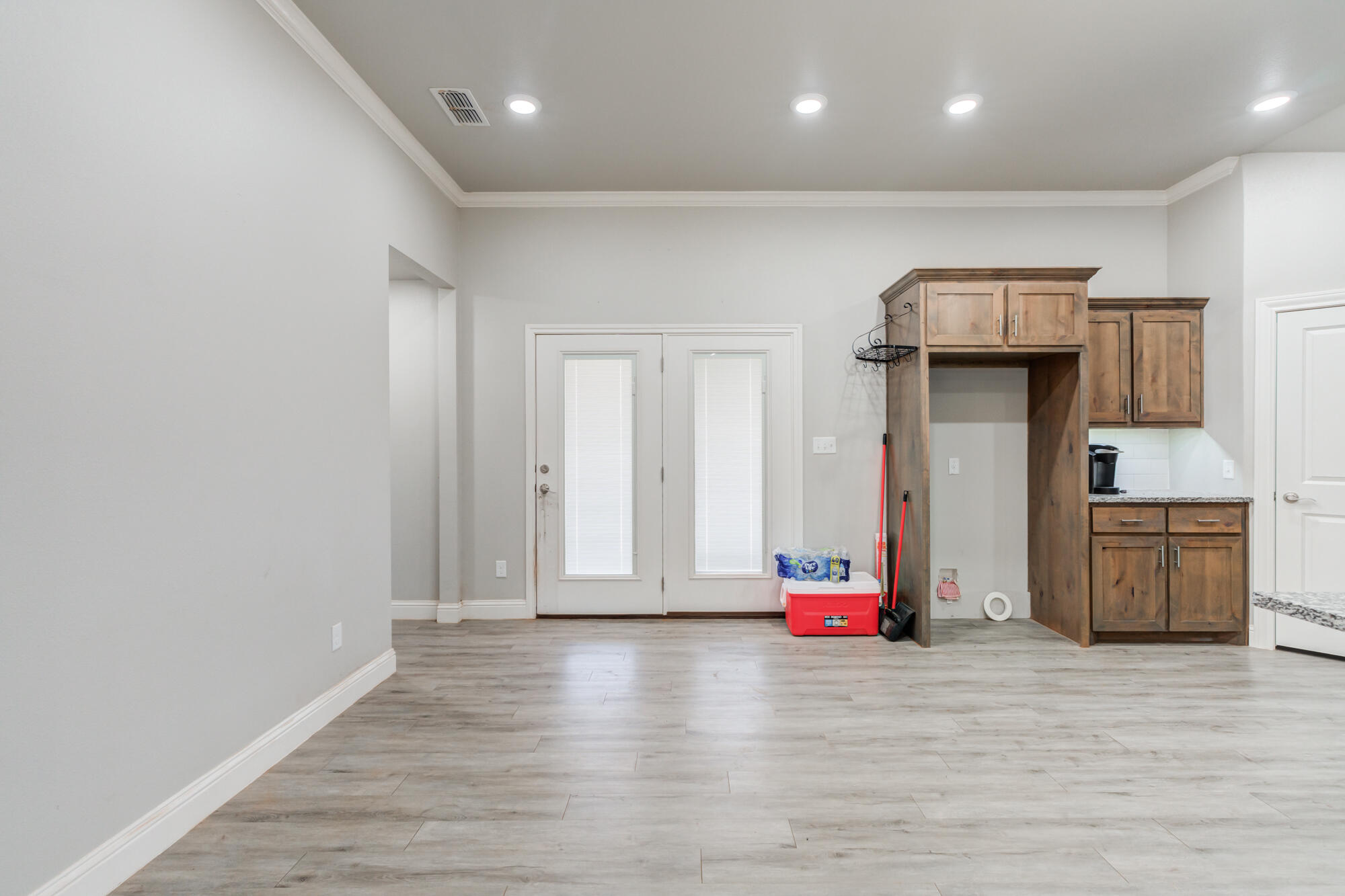 7004 24th Street Lubbock, TX 79407 - Photo 14 of 35 7004-24th-St_Lubbock-TX_21_Kitchen