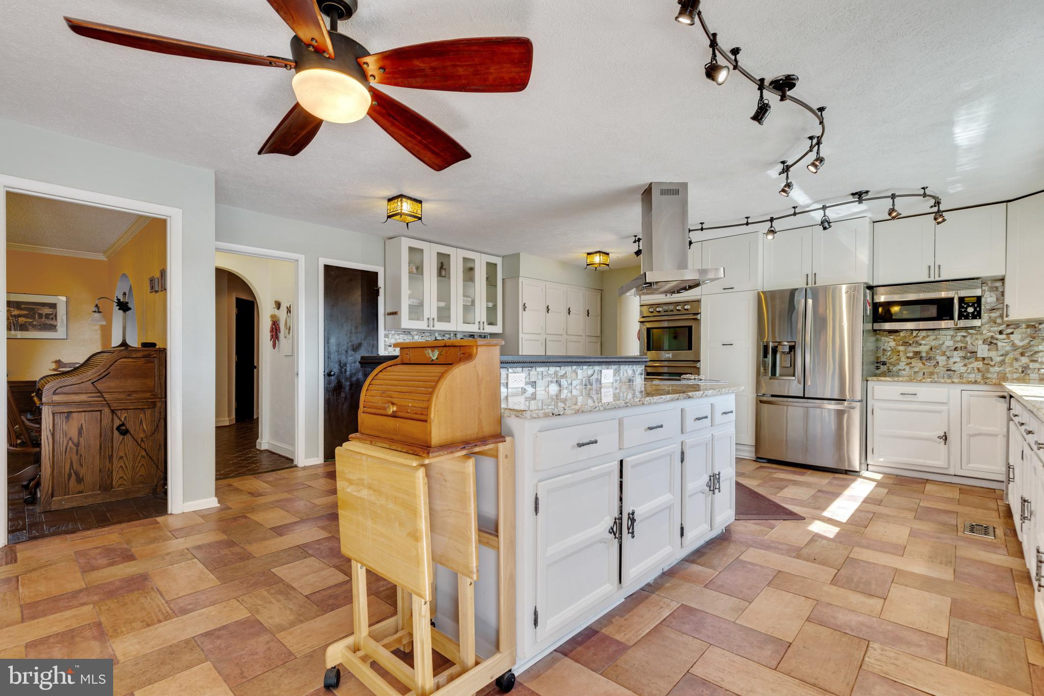 18509 Cabin Road Triangle, VA 22172 - Photo 45 of 107 Gallery Image 45