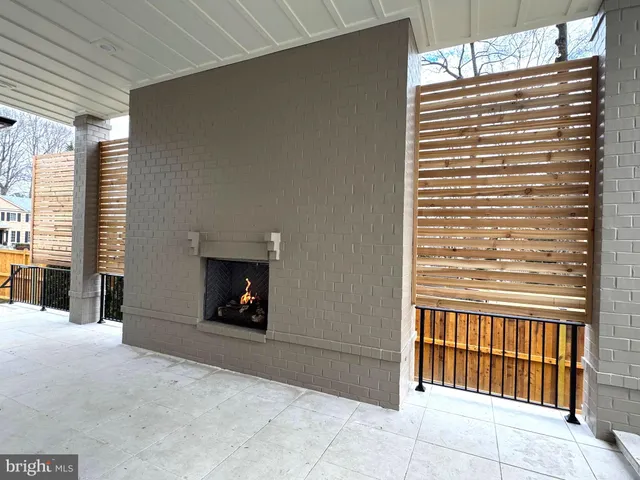 a house view with a outdoor space