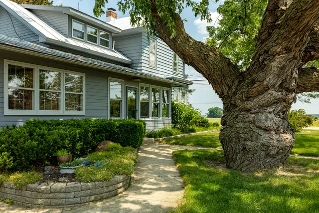 $925,000 | 1090 Lewis Avenue, Monroe, MI 48161