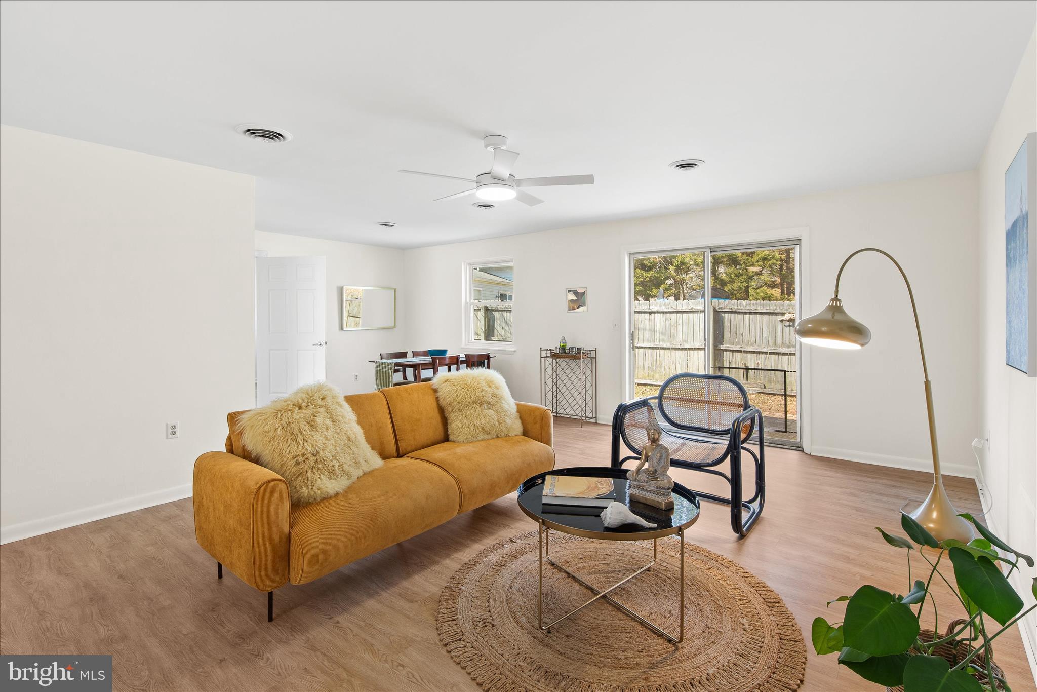 7390 Patrick Road Easton, MD 21601 - Photo 13 of 32 Living Room
