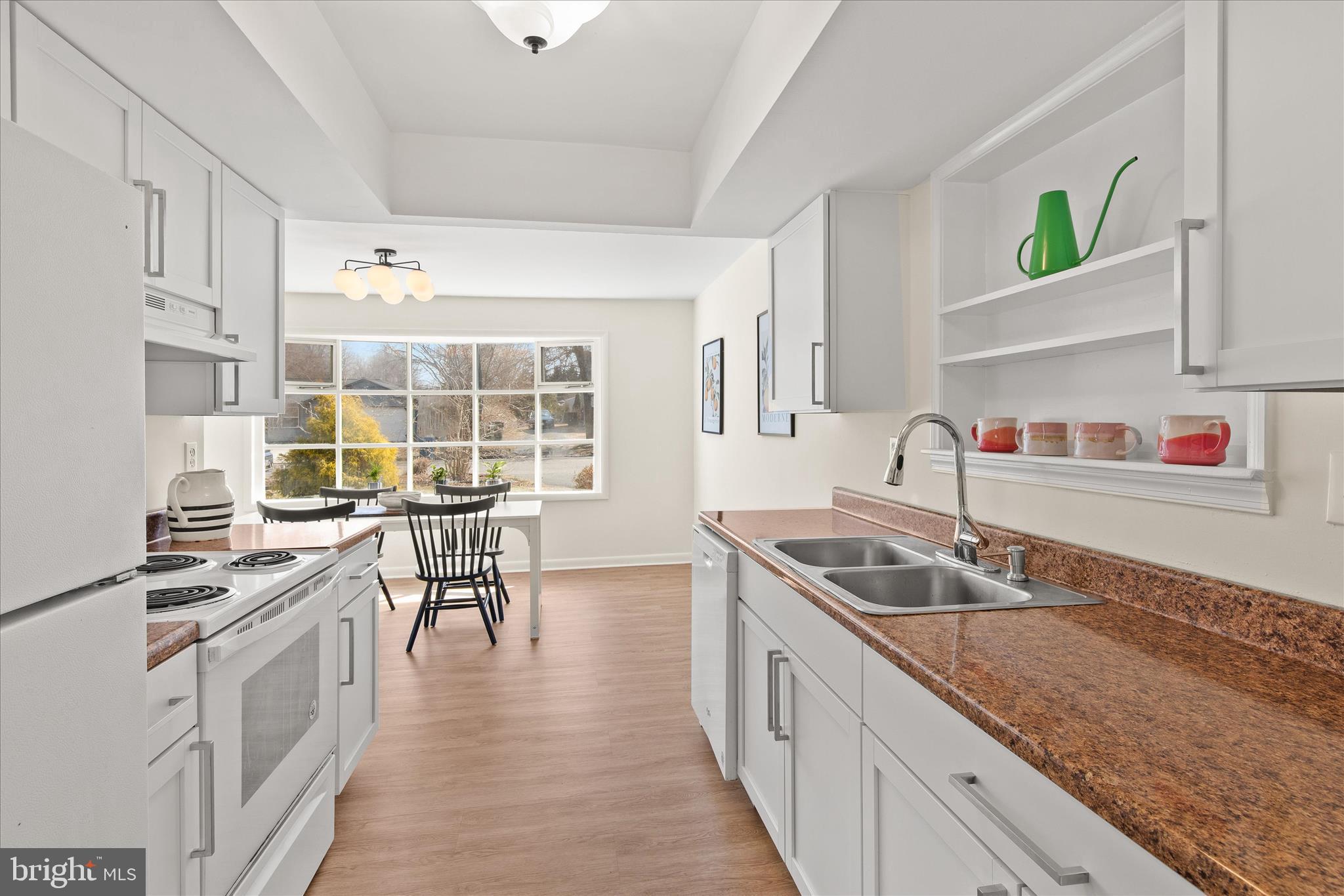 7390 Patrick Road Easton, MD 21601 - Photo 4 of 32 Large Eat-in Kitchen.