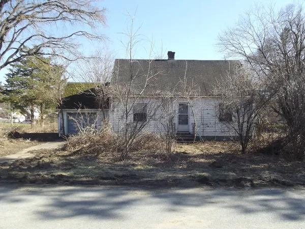 $230,000 | 3 Rennie Street, Lunenburg, MA 01462