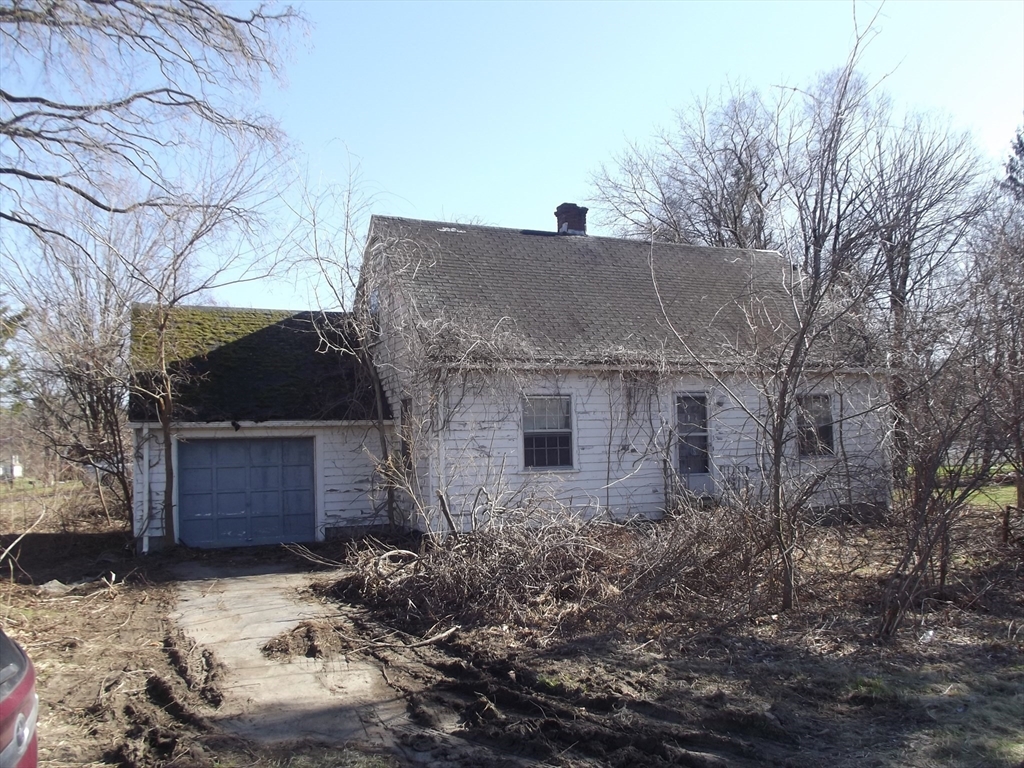 3 Rennie Street Lunenburg, MA 01462 - Photo 2 of 19