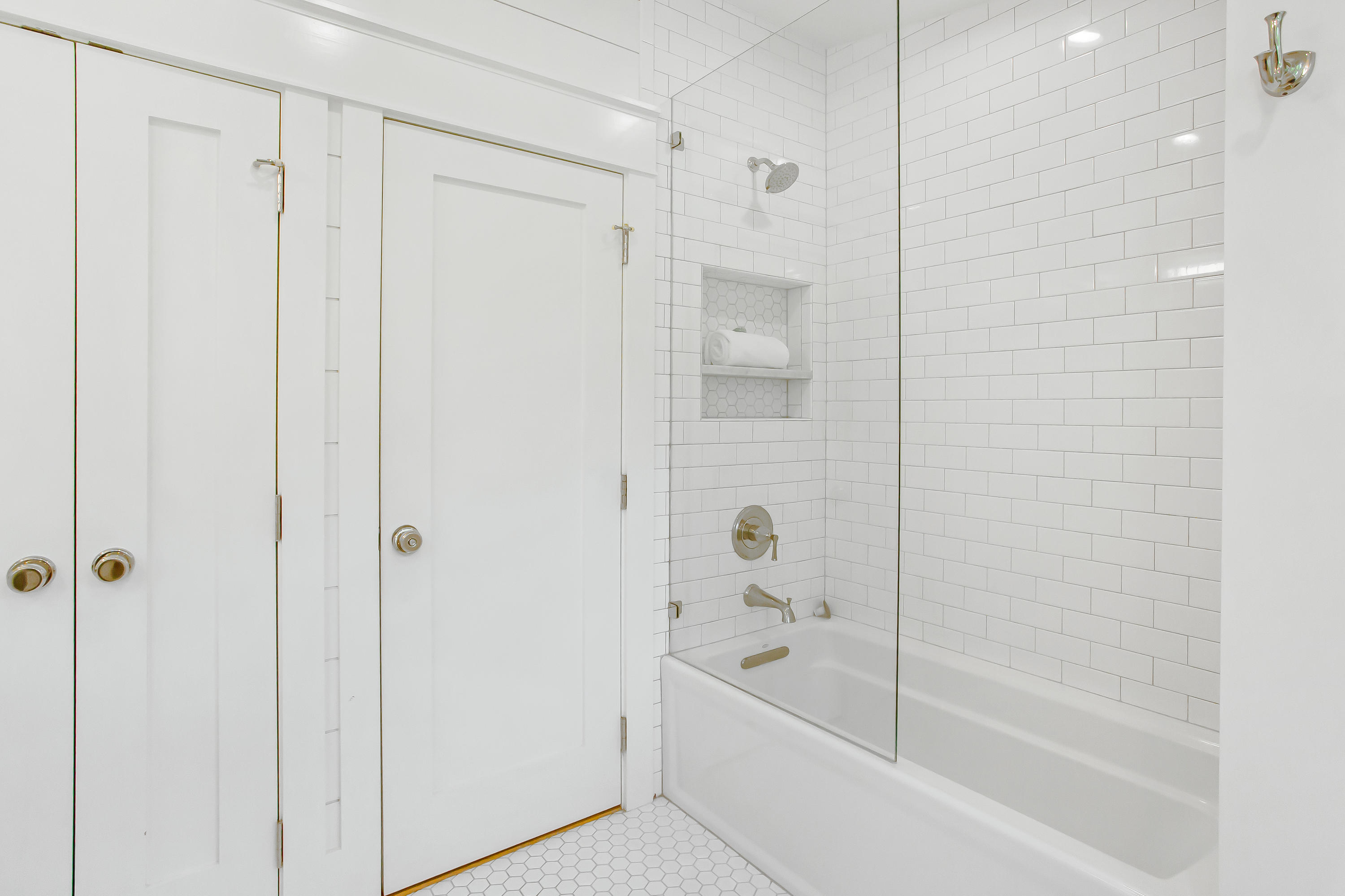 177 Grayton Trail Road Santa Rosa Beach, FL 32459 - Photo 33 of 78 a bathroom with a bathtub and a shower