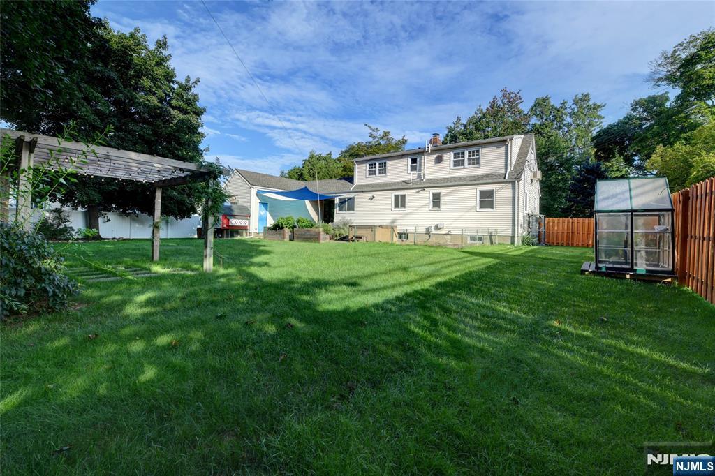 39 Sunset Road Pompton Plains, NJ 07444 - Photo 28 of 32 Gallery Image 28