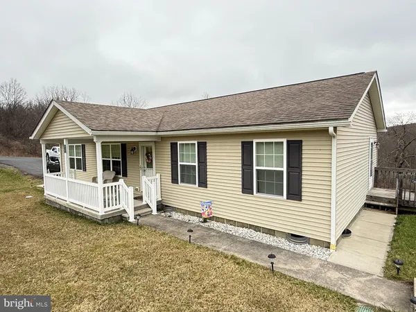 $189,500 | 5127 Emoryville Road, Elk Garden, WV 26717