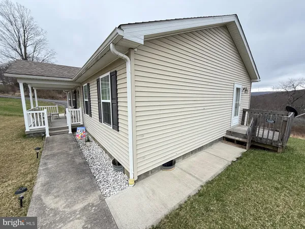 $189,500 | 5127 Emoryville Road, Elk Garden, WV 26717