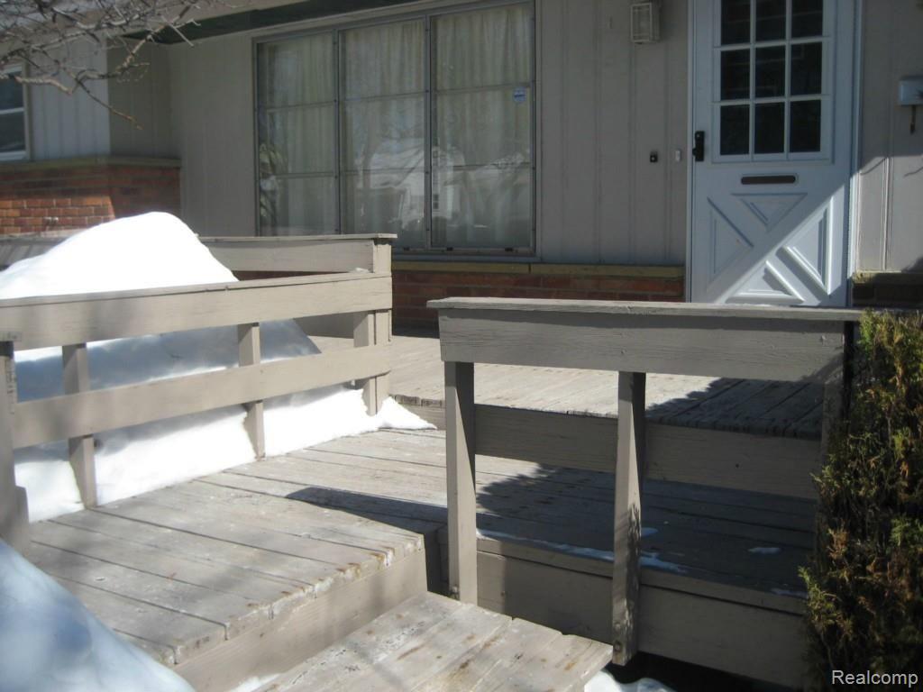 193 Chippewa Road Pontiac, MI 48341 - Photo 3 of 11 IMG_5567.jpg
