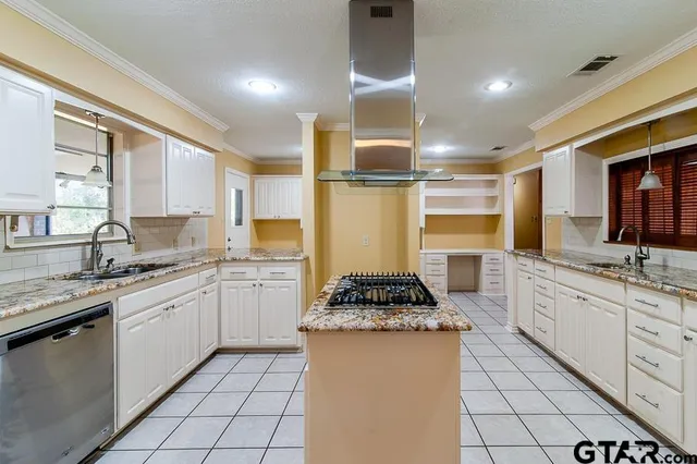 $2,750 | 15458 Highway 110, Whitehouse, TX 75791