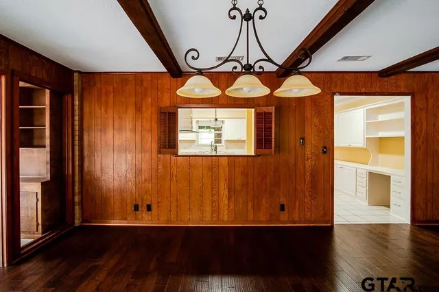 $2,750 | 15458 Highway 110, Whitehouse, TX 75791