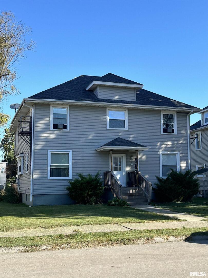 712 6th Avenue South Clinton, IA 52732 - Photo 1 of 1