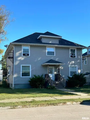 $130,000 | 712 6th Avenue South, Clinton, IA 52732