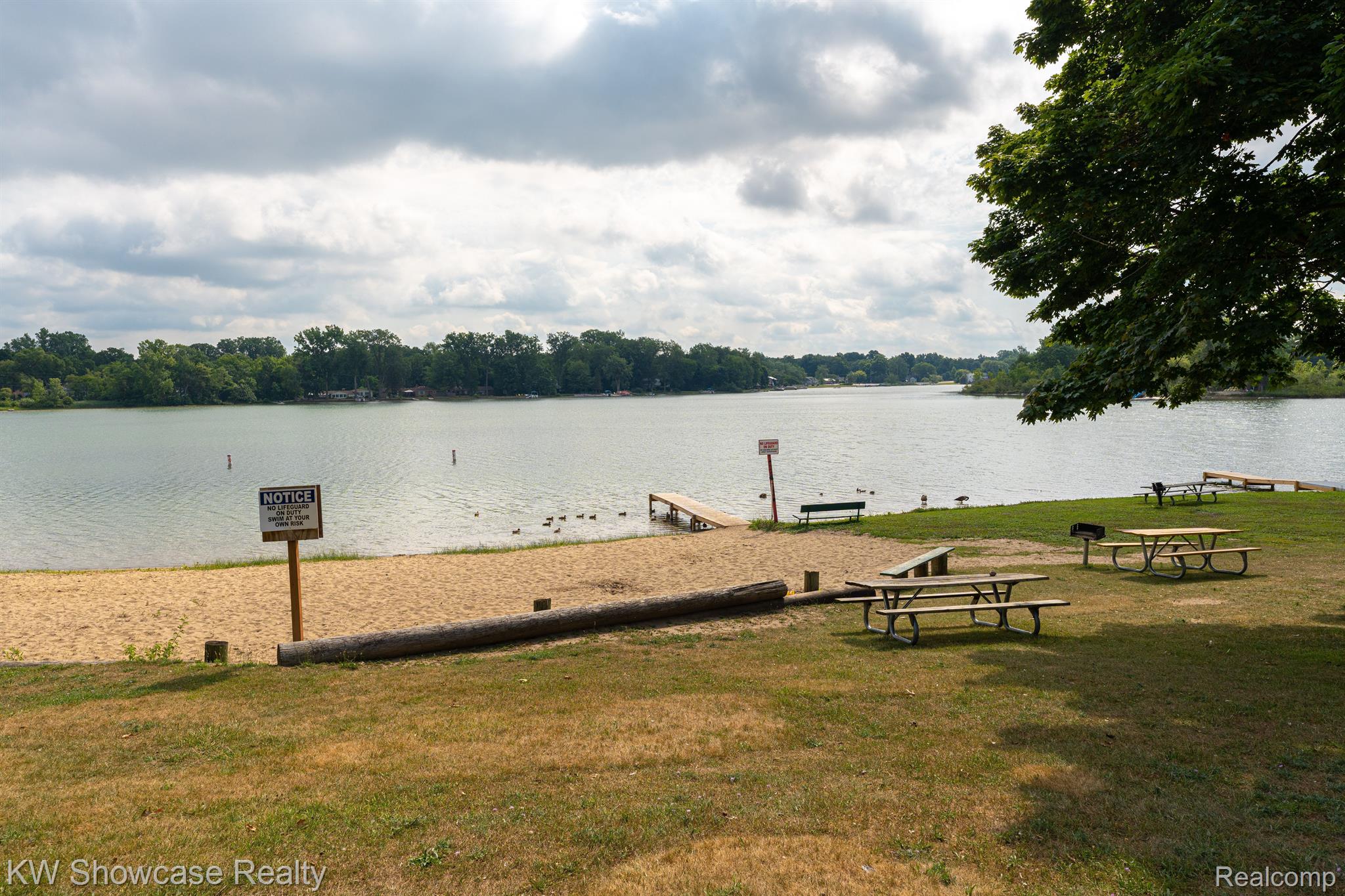 5693 Crescent Road Waterford, MI 48327 - Photo 52 of 56 Gallery Image 52
