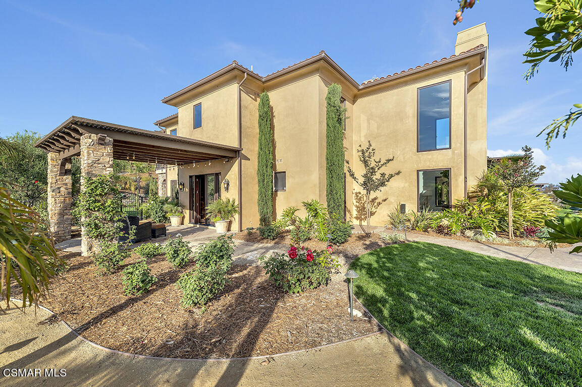 8577 Happy Camp Road Moorpark, CA 93021 - Photo 73 of 96 a front view of house with yard
