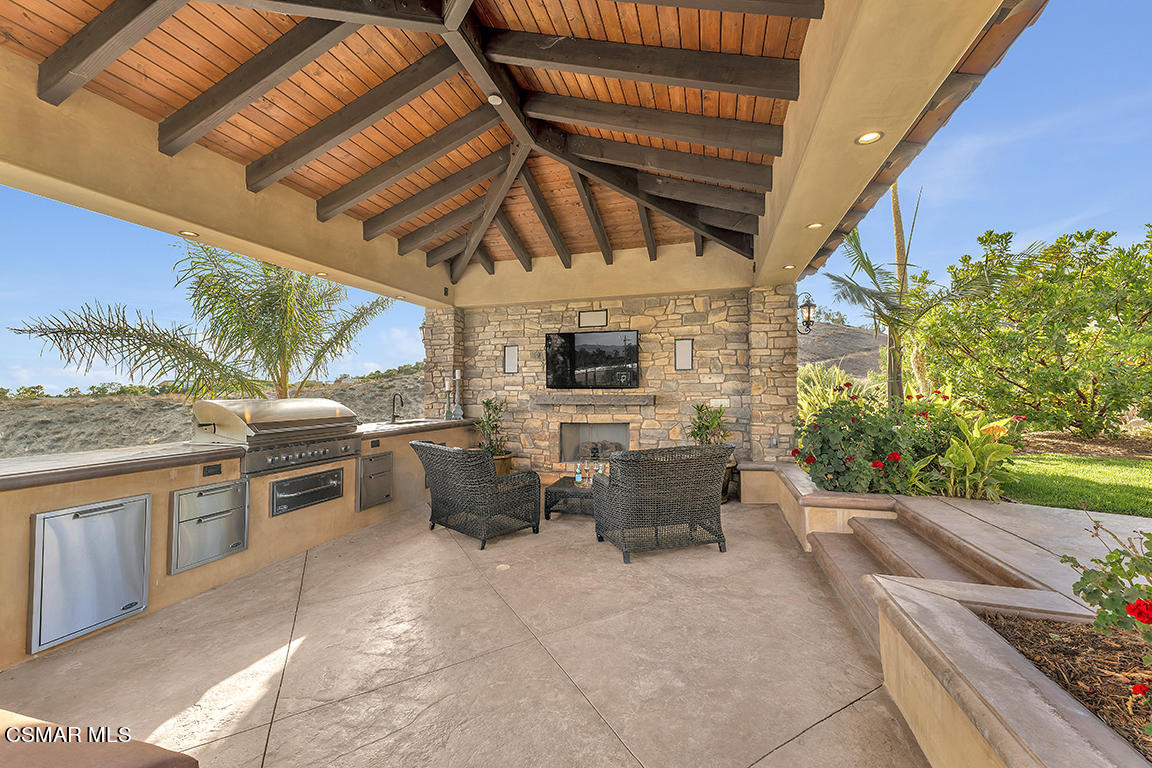 8577 Happy Camp Road Moorpark, CA 93021 - Photo 9 of 96 8577 Happy Camp Road, Moorpark - HsHProd