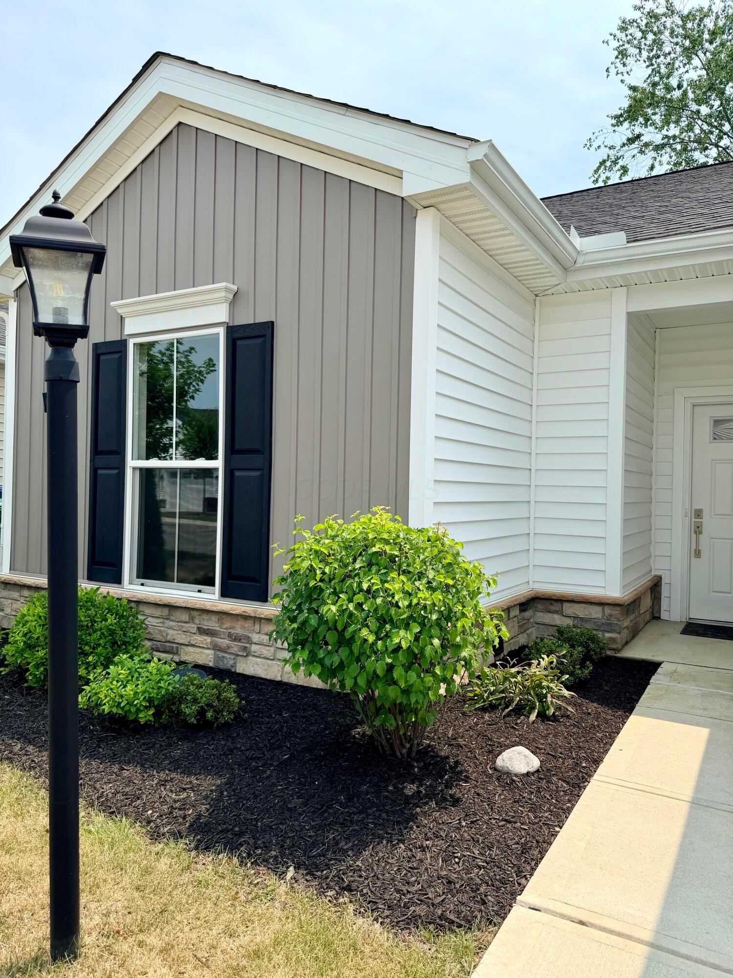 225 Lenell Loop Delaware, OH 43015 - Photo 2 of 26 IMG_1144
