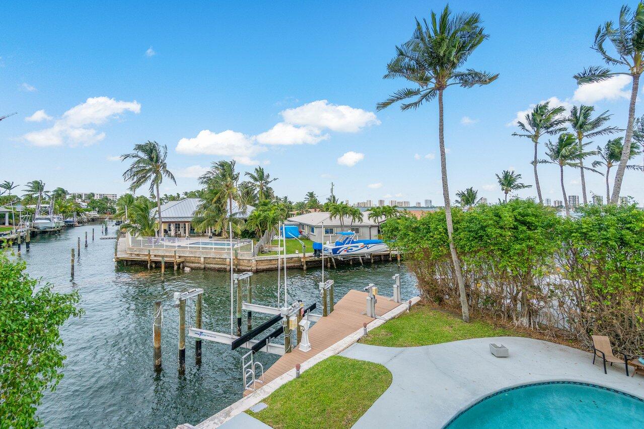 130 Riviera Drive Riviera Beach, FL 33404 - Photo 44 of 68 Backyard