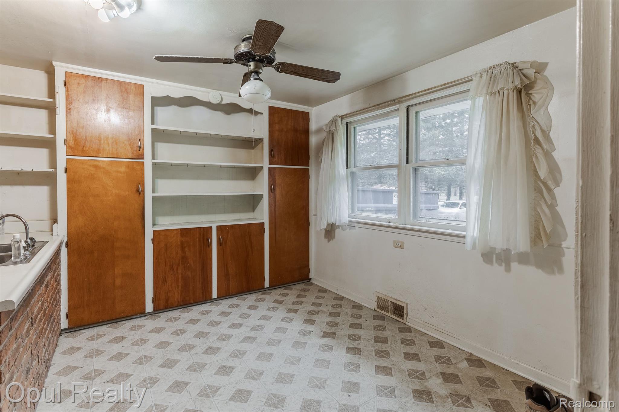 40295 Harris Road Belleville, MI 48111 - Photo 12 of 32 Gallery Image 12
