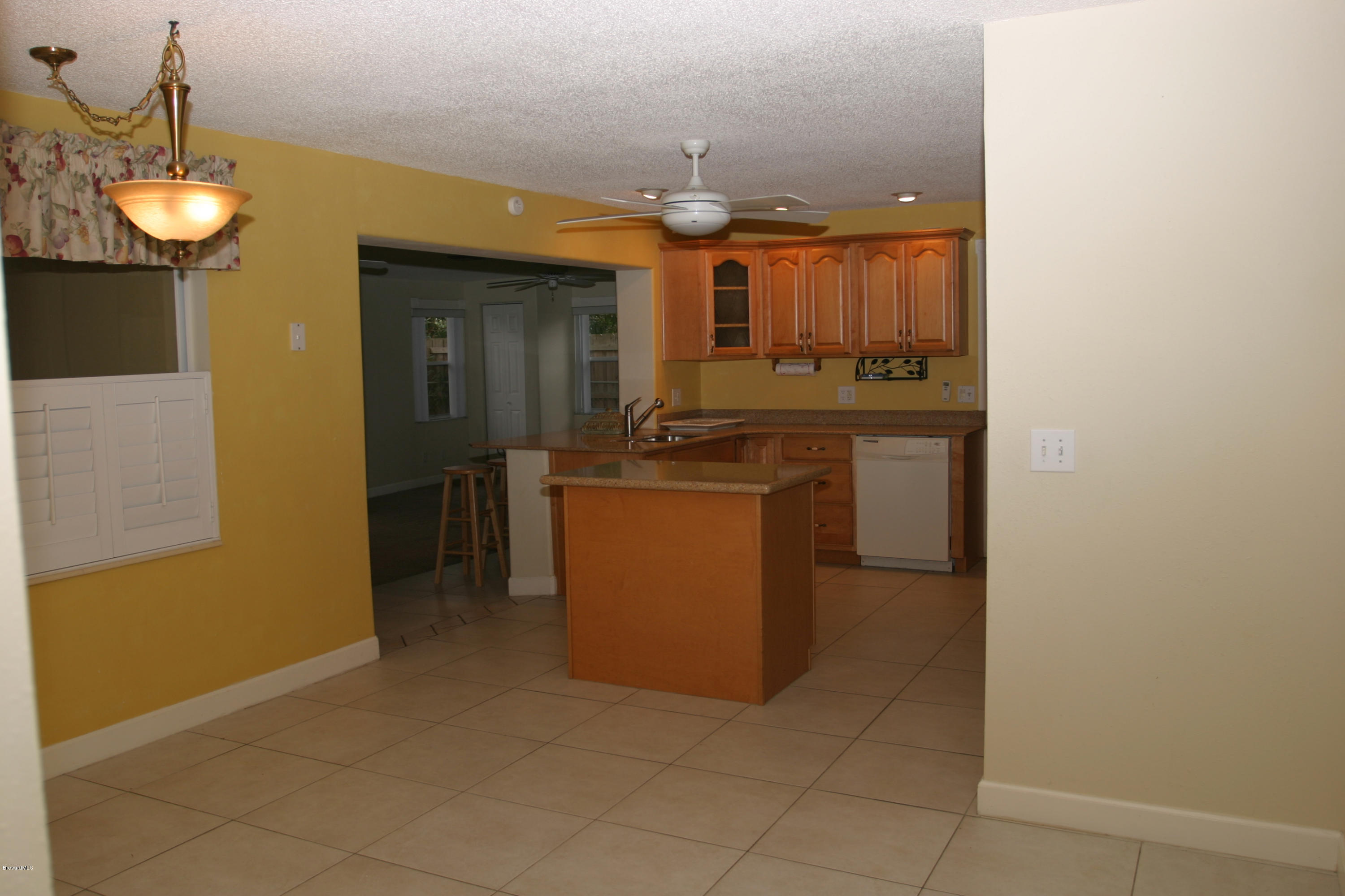 546 Croton Road Melbourne, FL 32935 - Photo 8 of 13 IMG_5033