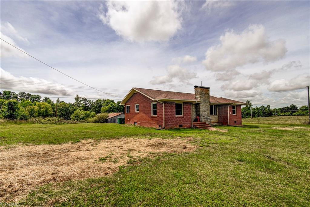 1171 Mitchell Road Pilot Mountain, NC 27041 - Photo 1 of 33 Gallery Image 1