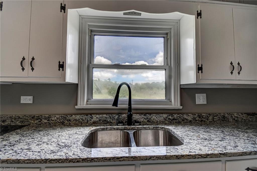 1171 Mitchell Road Pilot Mountain, NC 27041 - Photo 14 of 33 Gallery Image 14