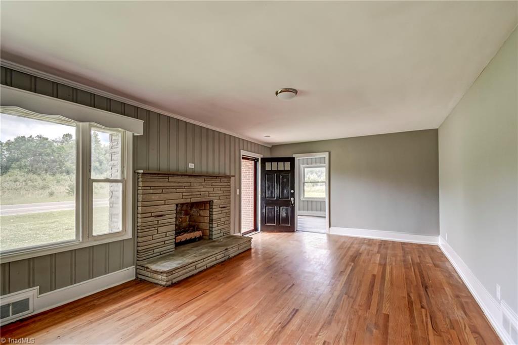 1171 Mitchell Road Pilot Mountain, NC 27041 - Photo 7 of 33 Gallery Image 7