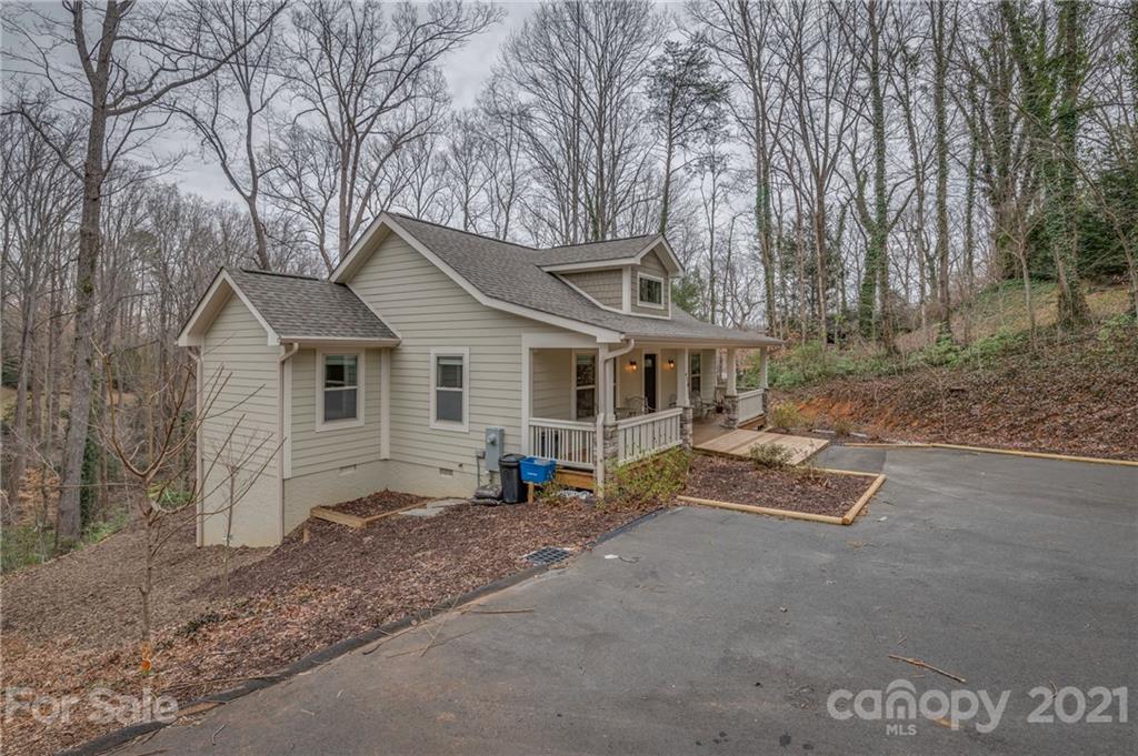 470 Winners Circle Tryon, NC 28782 - Photo 3 of 30