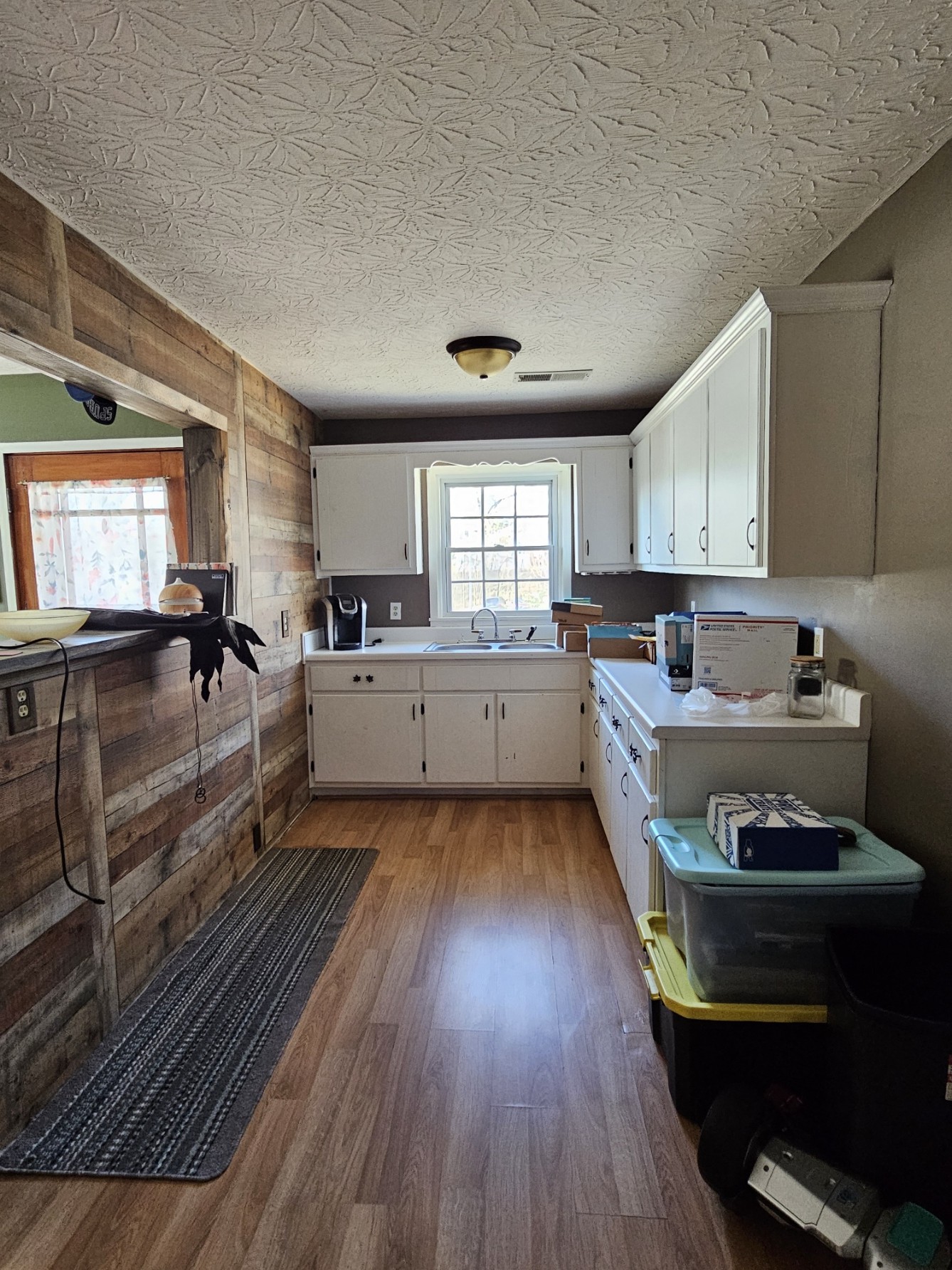 210 Twin Oaks Road McMinnville, TN 37110 - Photo 29 of 35 a kitchen with counter top space a sink and appliances