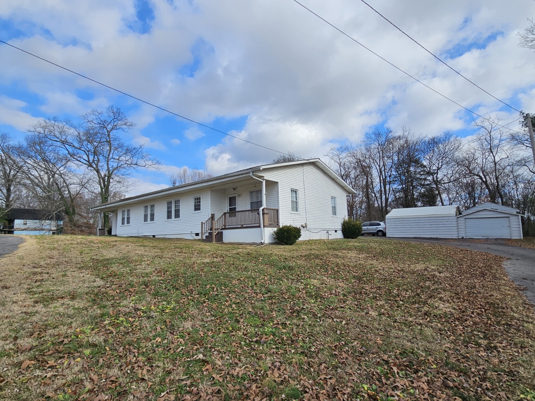 210 Twin Oaks Road McMinnville, TN 37110 - Photo 5 of 35 a view of a house with a yard