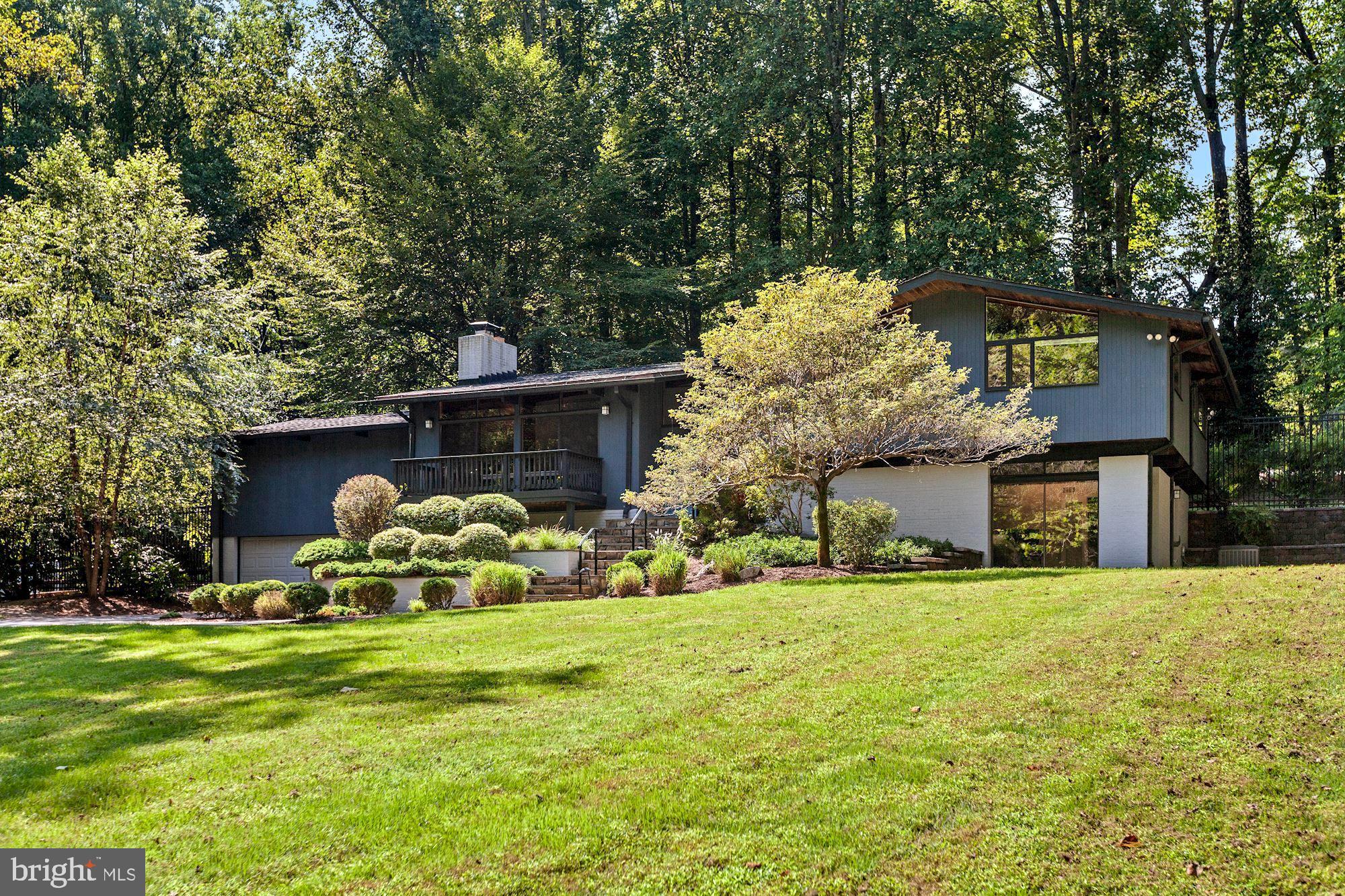 11008 Fawsett Road Potomac, MD 20854 - Photo 2 of 31