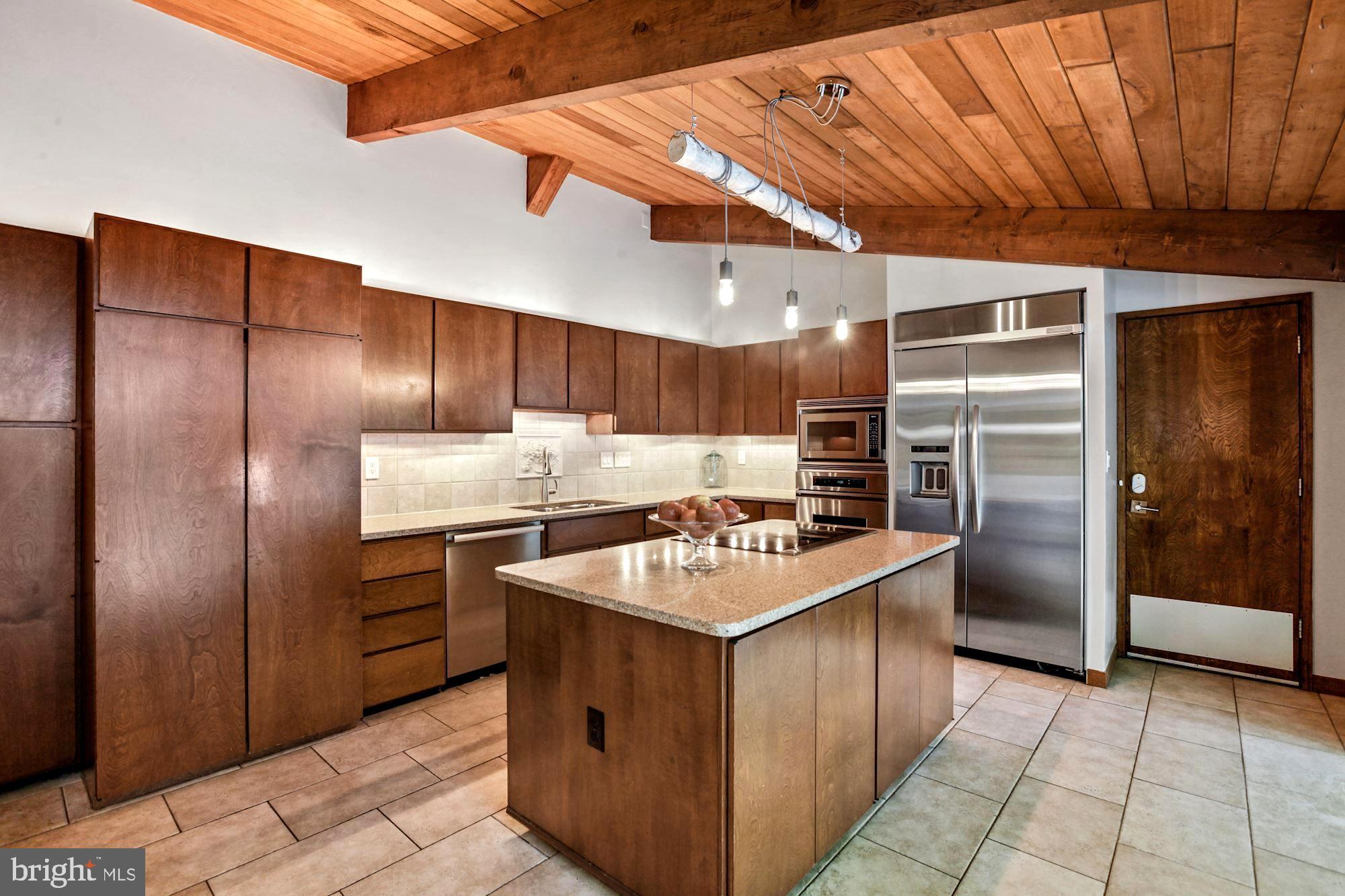 11008 Fawsett Road Potomac, MD 20854 - Photo 11 of 31