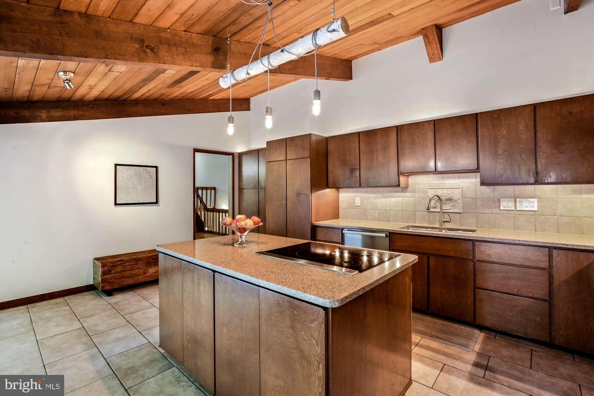 11008 Fawsett Road Potomac, MD 20854 - Photo 12 of 31