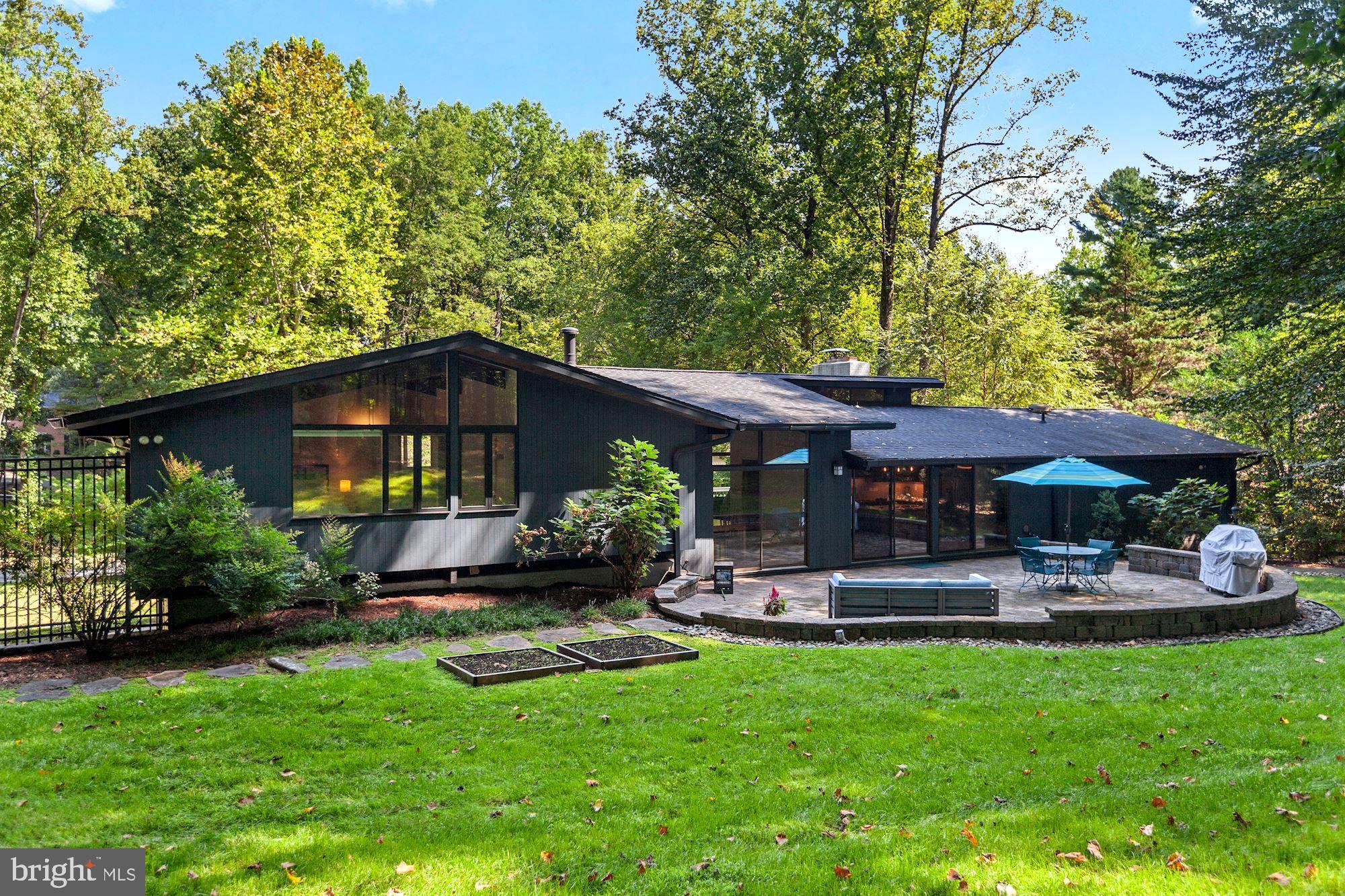 11008 Fawsett Road Potomac, MD 20854 - Photo 27 of 31 Rear Exterior