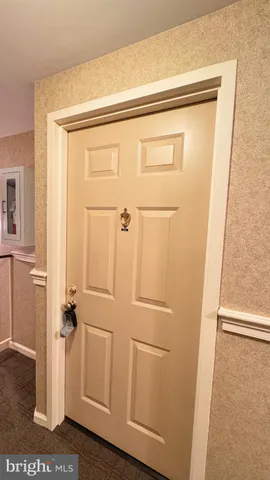 $2,400 | 5817 Cove Landing Road, Unit 301, Burke, VA 22015