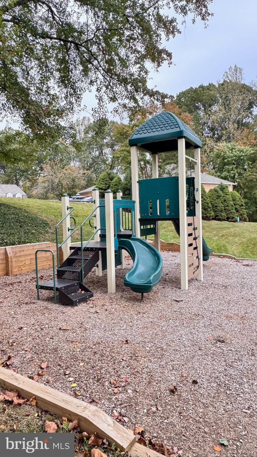 5817 Cove Landing Road, Unit 301 Burke, VA 22015 - Photo 30 of 32