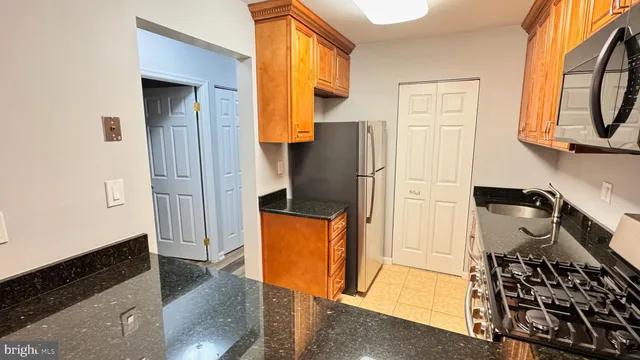 $2,400 | 5817 Cove Landing Road, Unit 301, Burke, VA 22015