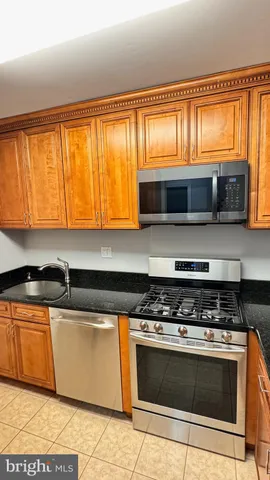 $2,400 | 5817 Cove Landing Road, Unit 301, Burke, VA 22015