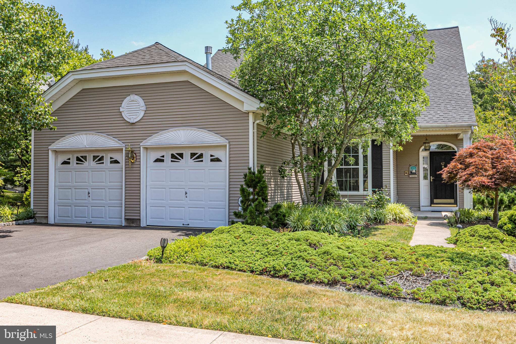 42 Stanford Road East Pennington, NJ 08534 - Photo 2 of 36 Gallery Image 2